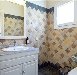 3 bedroom villa with heated pool in Kassiopi, Corfu, sleeps 6